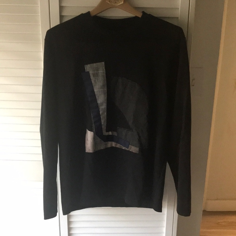 Black long sleeve tee